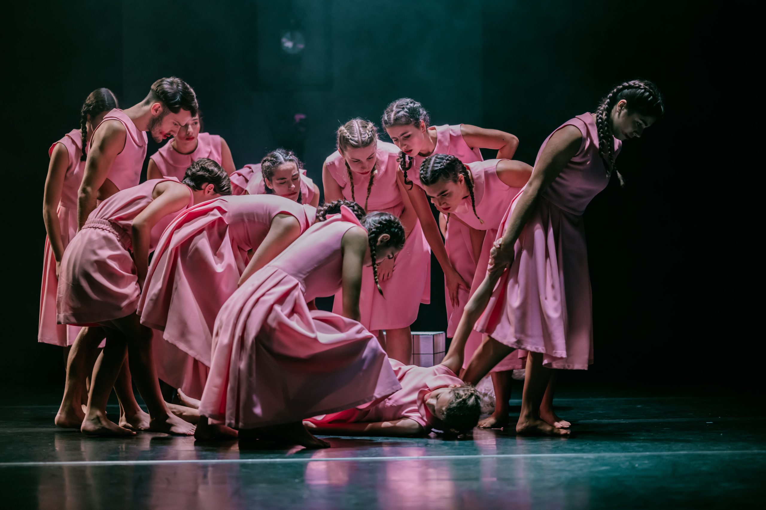 Espetáculo “GINECEU” sobe ao palco do Amarante Cine-Teatro